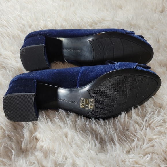 NWOT Bandolino Blue Velvet Heels 7 1/2 - Picture 7 of 7